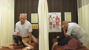 Dẫn tình nhân đi mát-xa rồi bị phang cạnh bên mà không hề hay biết